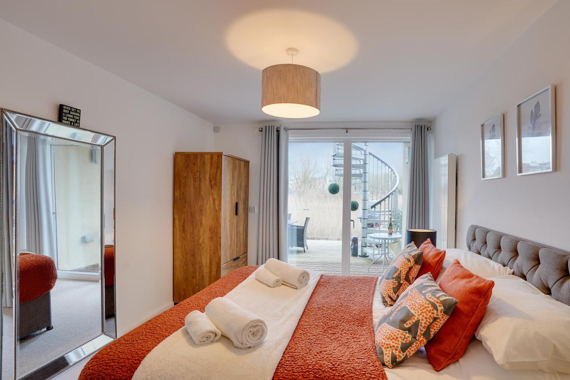 Eider Cottage: View & Access In The Cotswolds Cirencester