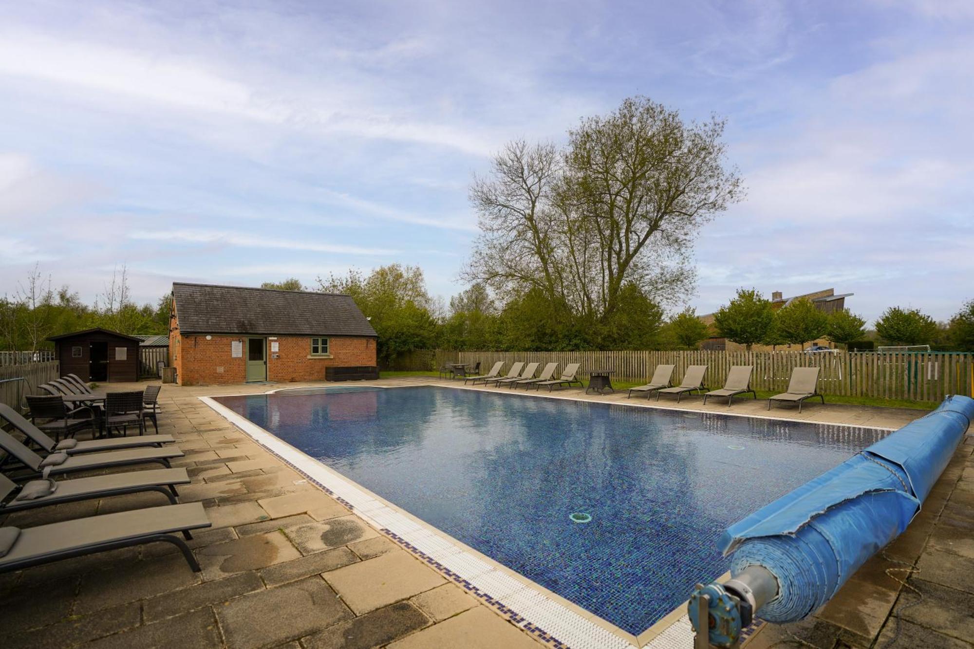 Eider Cottage: View & Access In The Cotswolds Holiday home *